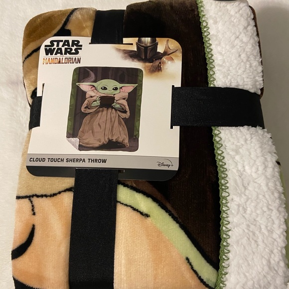 Disney Other - Star Wars the mandalorian cloud Sherpa throw